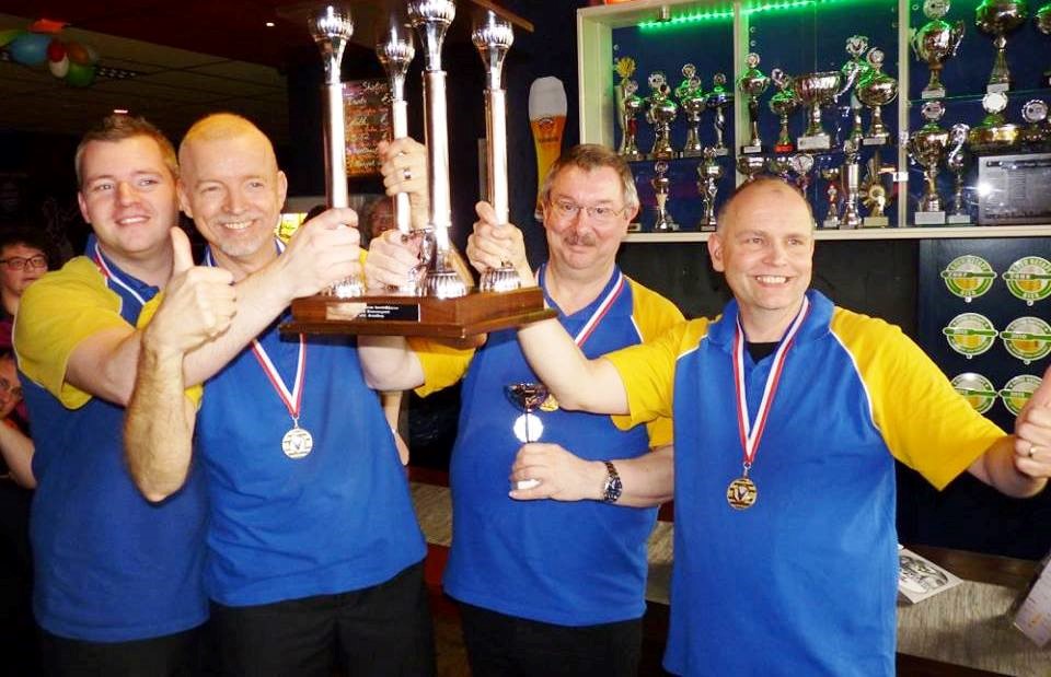 1e plaats: Frans de Kam, Tom Uittenbogert, André van Nifterik en Gerard Priems.